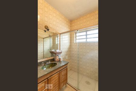 Casa à venda com 450m², 3 quartos e 6 vagasBanheiro Suíte 3