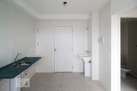 Cozinha de apartamento à venda com 2 quartos, 32m² em Parque Fongaro, São Paulo