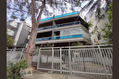 Apartamento para alugar com 80m², 2 quartos e 1 vaga Apartamento para alugar com 80m², 2 quartos e 1 vagaFachada