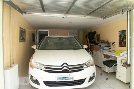 Casa à venda com 165m², 4 quartos e 2 vagasGARAGEM