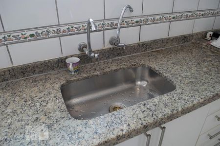 Casa à venda com 165m², 4 quartos e 2 vagasCOZINHA