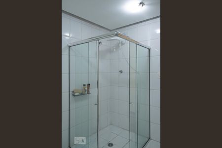 Casa à venda com 165m², 4 quartos e 2 vagasBANHEIRO