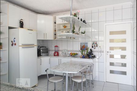 Casa à venda com 165m², 4 quartos e 2 vagasCOZINHA