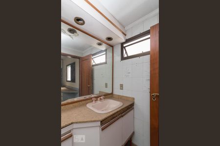 Apartamento à venda com 170m², 4 quartos e 3 vagasBanheiro suíte 1