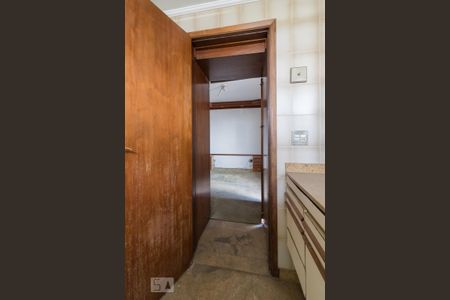 Apartamento à venda com 170m², 4 quartos e 3 vagasBanheiro suíte 2