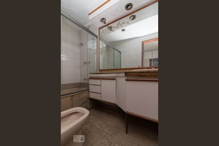 Apartamento à venda com 170m², 4 quartos e 3 vagasBanheiro suíte 1