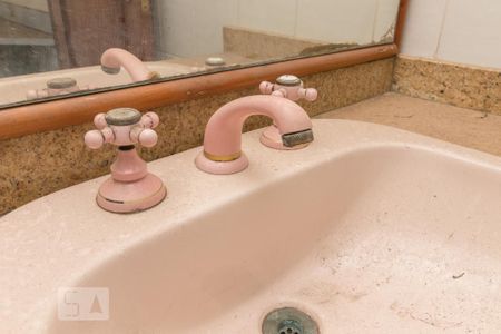 Apartamento à venda com 170m², 4 quartos e 3 vagasTorneira