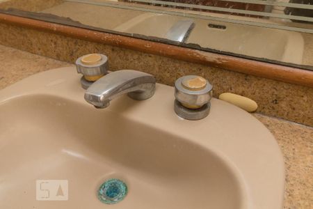 Apartamento à venda com 170m², 4 quartos e 3 vagasTorneira