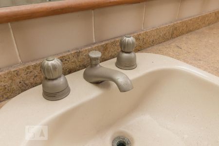 Apartamento à venda com 170m², 4 quartos e 3 vagasTorneira