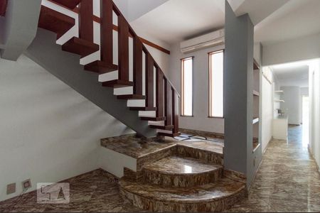 Apartamento para alugar com 252m², 3 quartos e 2 vagas