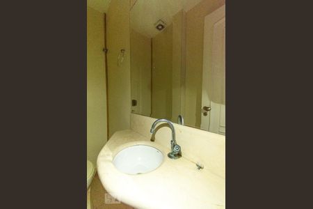 Apartamento para alugar com 252m², 3 quartos e 2 vagas Apartamento para alugar com 252m², 3 quartos e 2 vagasBanheiro da Suíte 3