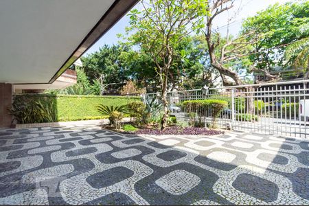 Apartamento para alugar com 252m², 3 quartos e 2 vagas Apartamento para alugar com 252m², 3 quartos e 2 vagasFachada