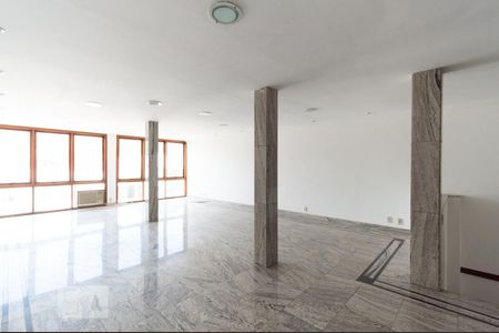 Apartamento para alugar com 252m², 3 quartos e 2 vagas Apartamento para alugar com 252m², 3 quartos e 2 vagasSala 2