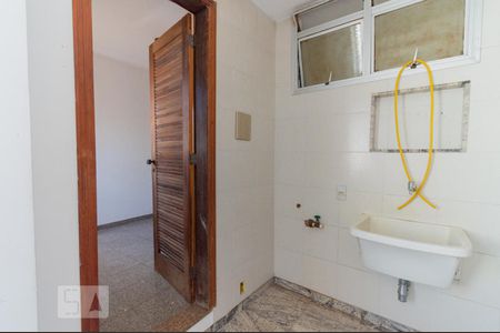 Apartamento para alugar com 252m², 3 quartos e 2 vagas Apartamento para alugar com 252m², 3 quartos e 2 vagasÁrea de Serviço