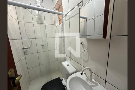 Banheiro de kitnet/studio para alugar com 1 quarto, 37m² em Jardim Graziela, Barueri