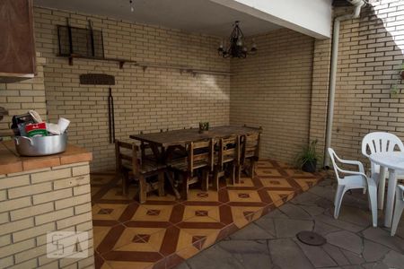 Casa para alugar com 243m², 4 quartos e 3 vagasChurrasqueira