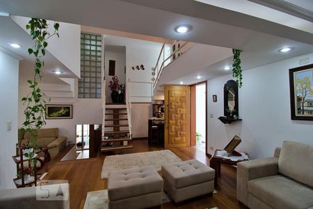 Sala de casa à venda com 4 quartos, 288m² em Jardim Leonor, São Paulo