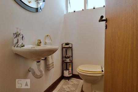 Casa à venda com 288m², 4 quartos e 4 vagasLavabo 2