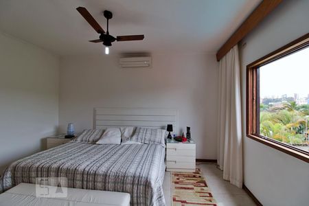 Casa à venda com 288m², 4 quartos e 4 vagasSuíte 1