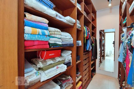 Casa à venda com 288m², 4 quartos e 4 vagasCloset da Suíte 1