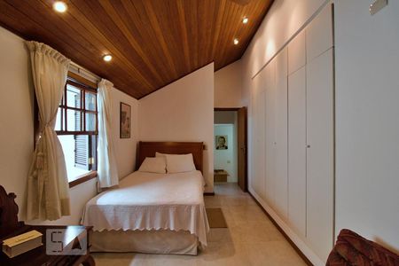 Casa à venda com 288m², 4 quartos e 4 vagasSuíte 2