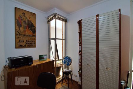 Casa à venda com 288m², 4 quartos e 4 vagasEscritório