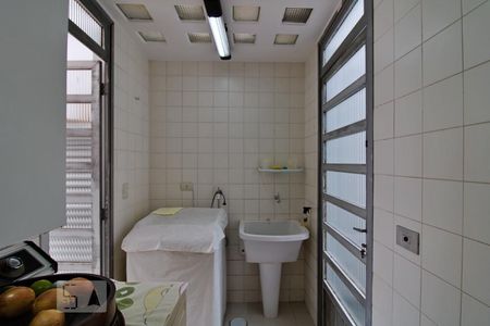 Casa à venda com 288m², 4 quartos e 4 vagasÁrea de Serviço