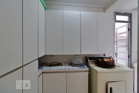 Casa à venda com 288m², 4 quartos e 4 vagasÁrea de Serviço