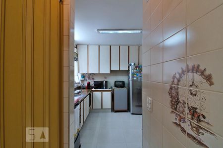 Casa à venda com 288m², 4 quartos e 4 vagasCozinha