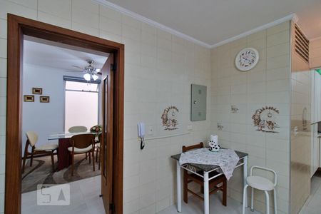 Casa à venda com 288m², 4 quartos e 4 vagasCozinha