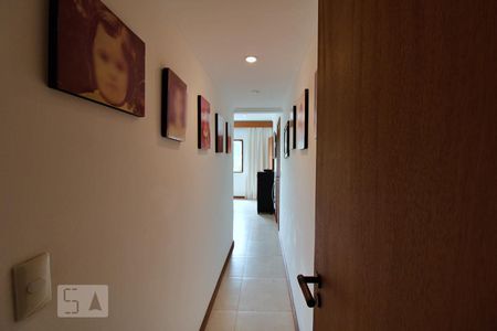 Casa à venda com 288m², 4 quartos e 4 vagasSuíte 1