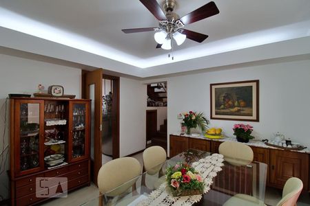 Casa à venda com 288m², 4 quartos e 4 vagasSala de Jantar