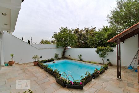 Casa à venda com 288m², 4 quartos e 4 vagasPiscina