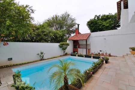 Casa à venda com 288m², 4 quartos e 4 vagasPiscina