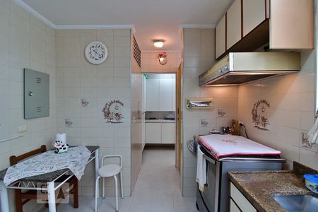 Casa à venda com 288m², 4 quartos e 4 vagasCozinha