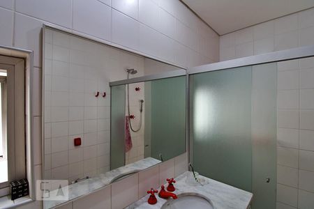 Casa à venda com 288m², 4 quartos e 4 vagasBanheiro da Suíte 2