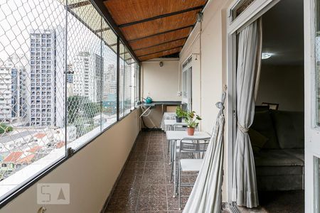 Apartamento à venda com 107m², 3 quartos e 1 vaga Apartamento à venda com 107m², 3 quartos e 1 vagaVaranda