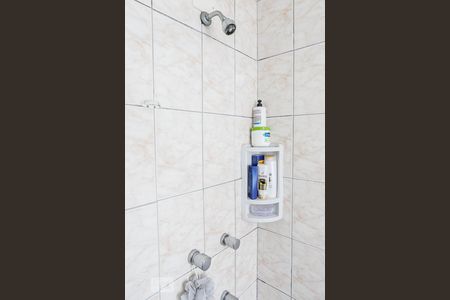 Apartamento à venda com 107m², 3 quartos e 1 vaga Apartamento à venda com 107m², 3 quartos e 1 vagaChuveiro