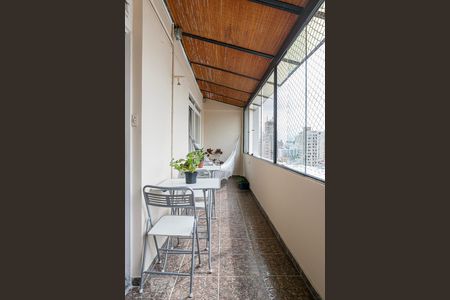 Apartamento à venda com 107m², 3 quartos e 1 vaga Apartamento à venda com 107m², 3 quartos e 1 vagaVaranda