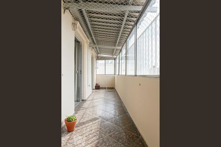 Apartamento à venda com 107m², 3 quartos e 1 vaga Apartamento à venda com 107m², 3 quartos e 1 vagaVaranda