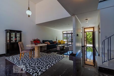 Sala de casa à venda com 4 quartos, 380m² em Menino Deus, Porto Alegre