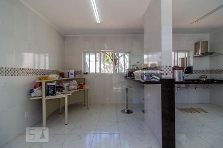 Casa à venda com 380m², 4 quartos e 4 vagasCozinha