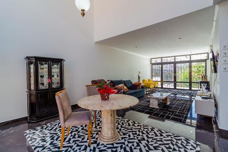 Sala de casa à venda com 4 quartos, 380m² em Menino Deus, Porto Alegre