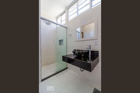 Casa à venda com 380m², 4 quartos e 4 vagasBanheiro 3