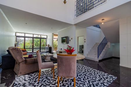 Sala de casa à venda com 4 quartos, 380m² em Menino Deus, Porto Alegre