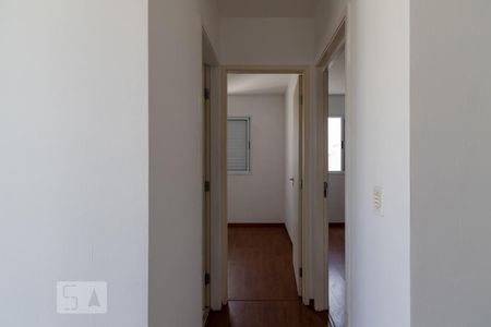 Corredor de apartamento para alugar com 2 quartos, 52m² em Pirajussara, São Paulo