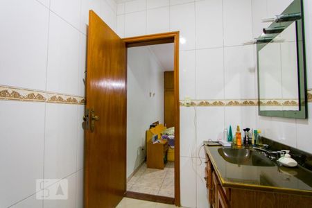 Casa à venda com 431m², 2 quartos e 1 vagaBanheiro do quarto 1