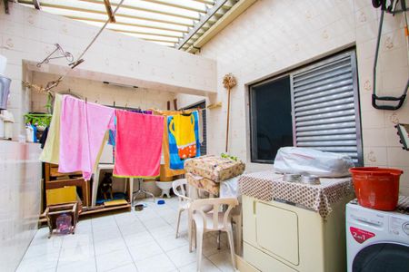 Casa à venda com 431m², 2 quartos e 1 vagaÁrea de serviço