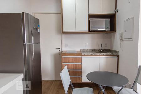 Cozinha de kitnet/studio para alugar com 1 quarto, 28m² em Aclimação, São Paulo