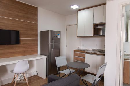 Cozinha de kitnet/studio para alugar com 1 quarto, 28m² em Aclimação, São Paulo